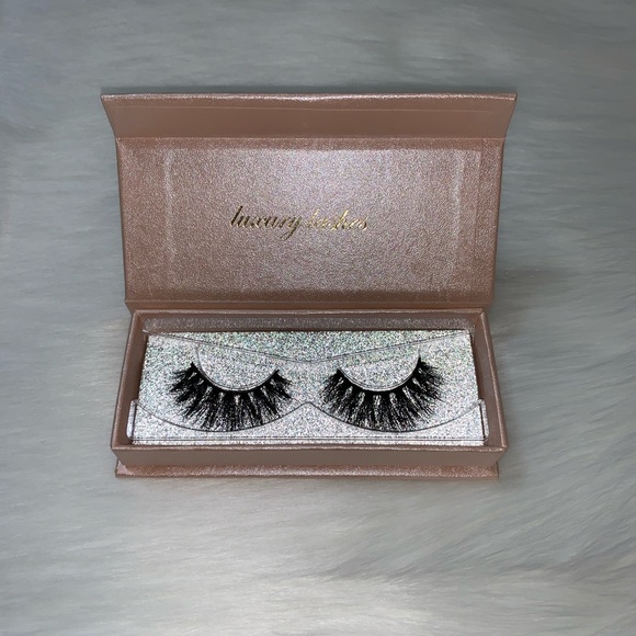 Luxury mink lashes in #60 (Natural Long) - Picture 2 of 2
